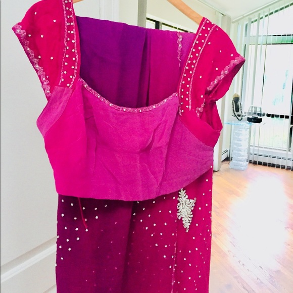 Sari - Picture 2 of 5